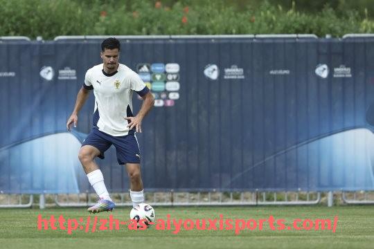 爱游戏体育官网-2008年火箭队比赛视频回顾及赛季表现分析